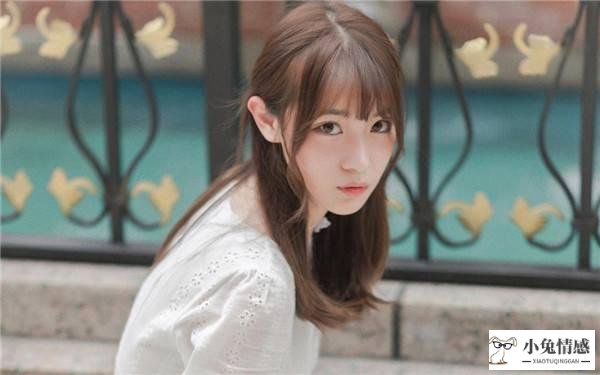 完全不追求物质的女孩