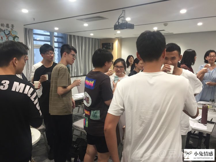 搭讪的技巧语言