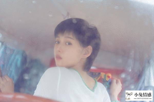 聊天技巧幽默追男孩子的话 女追男很容易