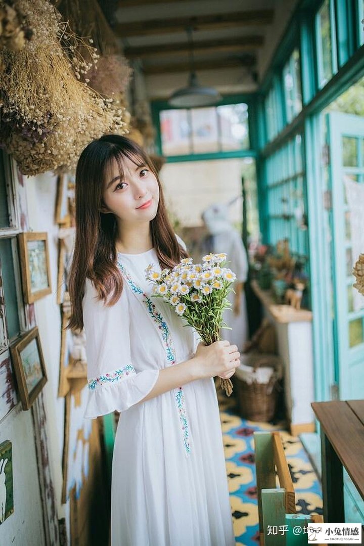 和女孩交往聊天需要什么技巧