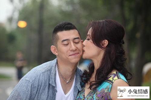 女人比男人年龄大的爱情里，男人会是真爱吗？两个故事告诉你答案