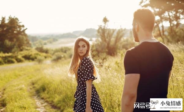 心动 陈洁仪 伴奏 男_像男人说你让我心动,男人说谢谢_优质男追求心动女