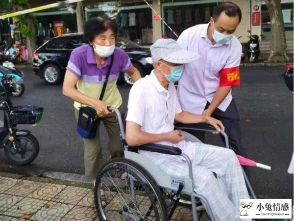 约女孩子到家里吃饭怎么说_分手大师邓超说吃饭睡觉_非诚勿扰男嘉宾吃饭总是付钱 黄菡说他很慷慨