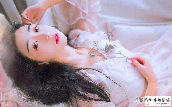 <b>哪些搭讪技巧 让女生无法抗拒</b>