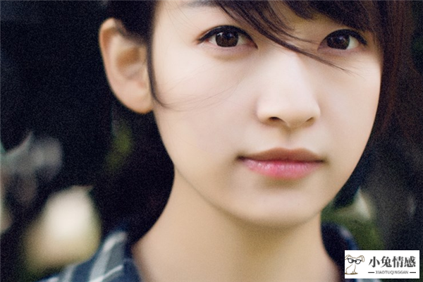 和陌生女生搭讪技巧