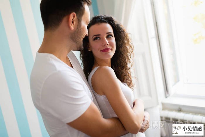 男生正面拥抱女生的意义(男人拥抱女人都