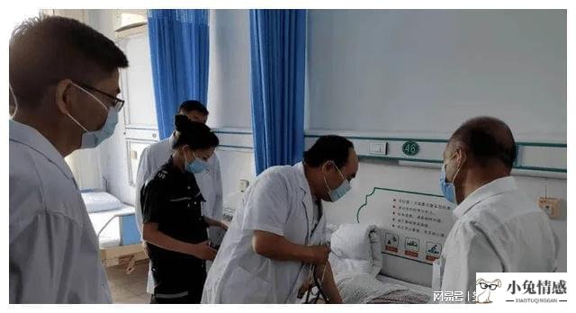 男人本身出轨又发现老婆出轨_梦见出轨被老婆发现_老婆发现出轨