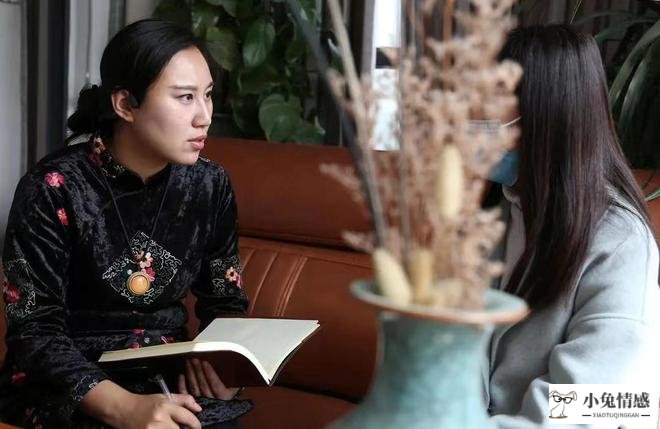 穷小伙开豪车撩前女友_女友嫌小伙穷出轨富二代_小伙嫌女友太懒报警
