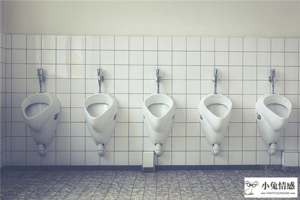 撒尿给女人看女人有什么想法_看女省生在数上撒尿图_美女大街撒尿不怕被看