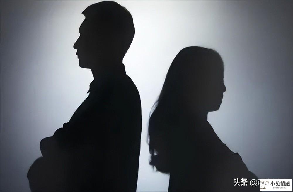 老公出轨要和小三结婚，原配果断离婚，一年后出轨男人后悔了